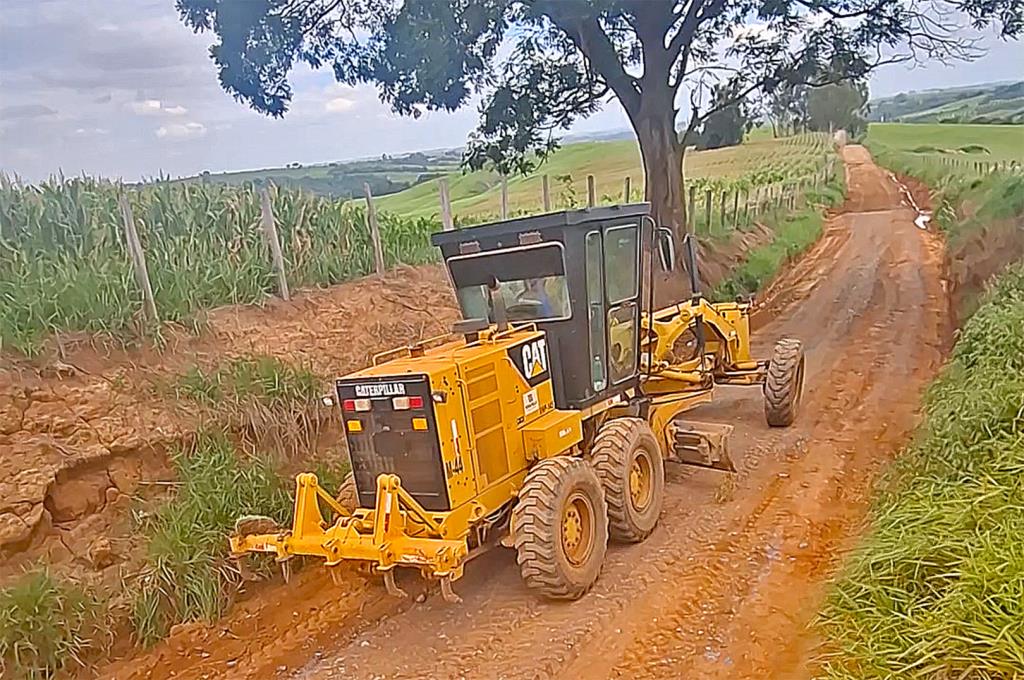 Prefeitura inicia manutenção na Estrada da Balsa