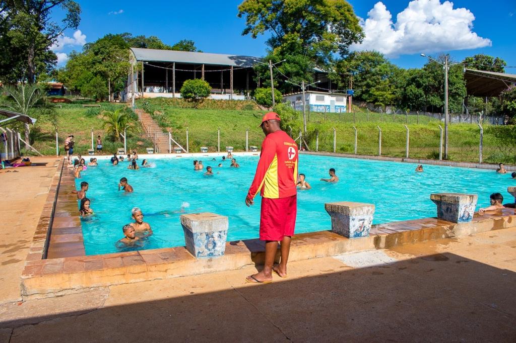 Piscinas municipais do Cecap, Esmeralda e Ouro Verde estarão abertas neste fim de semana