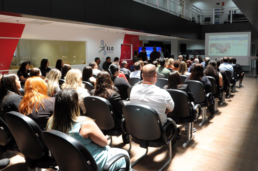 Mutirão de Empregos atrai 1.500 candidatos em Limeira