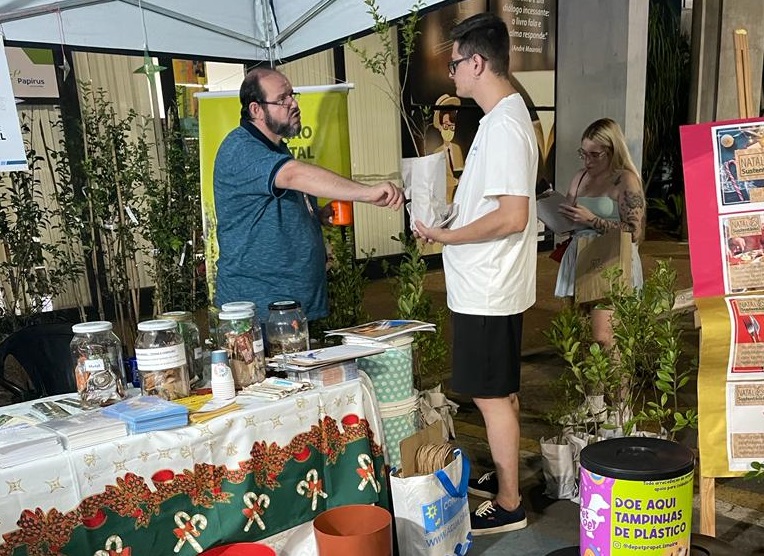 Natal Sustentável, Dezembro Verde e doação de mudas despertam interesse da população em evento do Fundo Social