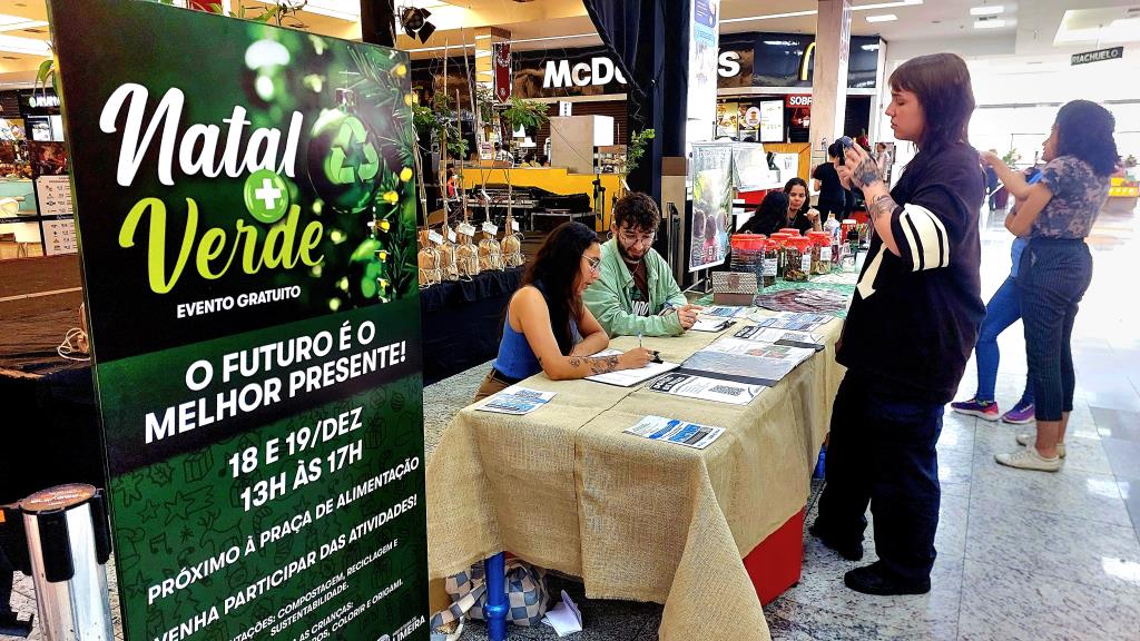 Ação da campanha Natal + Verde alcança 200 pessoas no Pátio Limeira Shopping