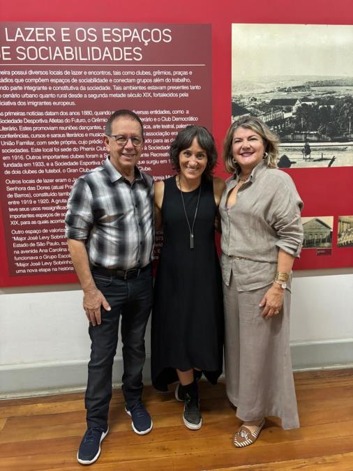 Exposição gratuita “SOBRE: VIVER” da artista Lea Moraes recebe visitação