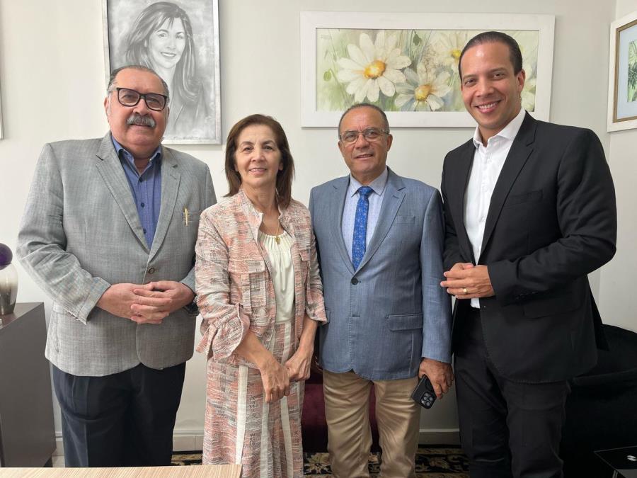 Durante reunião com o prefeito, deputada anuncia destinação de R$ 500 mil para Limeira