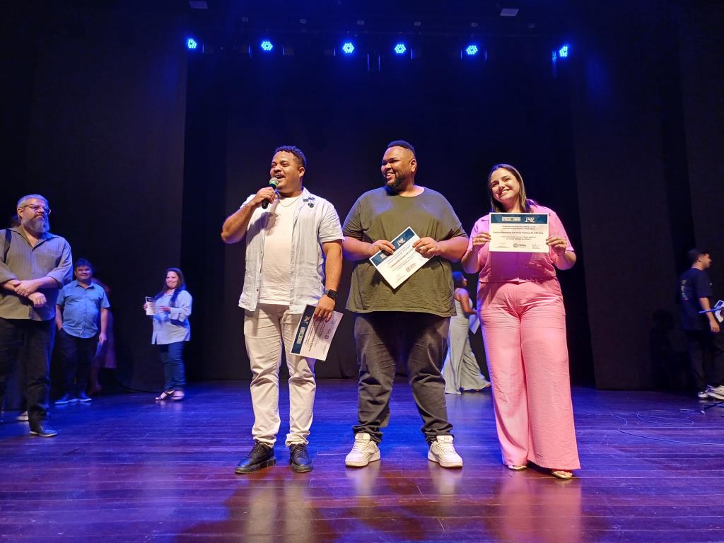 “Vozes pela Paz” abre Festival Estrelas de Limeira com apresentações no Teatro Vitória