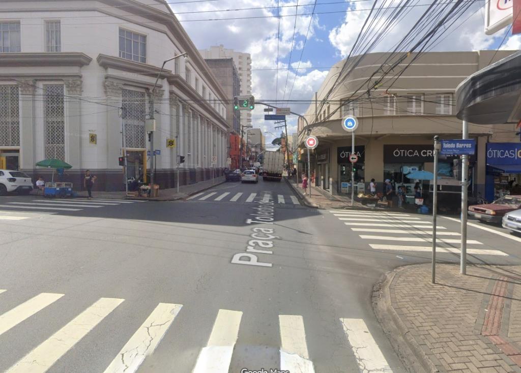 Obra emergencial da BRK interdita trecho da Rua Dr. Trajano de Barros Camargo