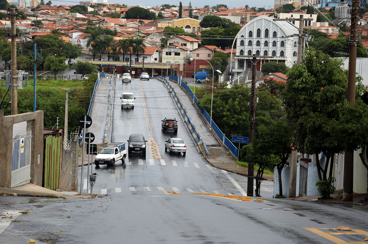 Intervenção em cruzamento do viaduto Laércio Corte garante mais segurança no trânsito