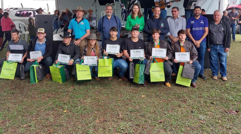 Prefeitura homenageia nova geração do Agro na 6ª Festa do Agricultor de Limeira e Região