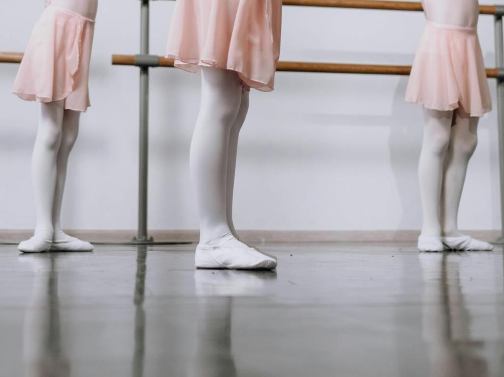 Espetáculo no Teatro Vitória marca encerramento das oficinas de balé baby class