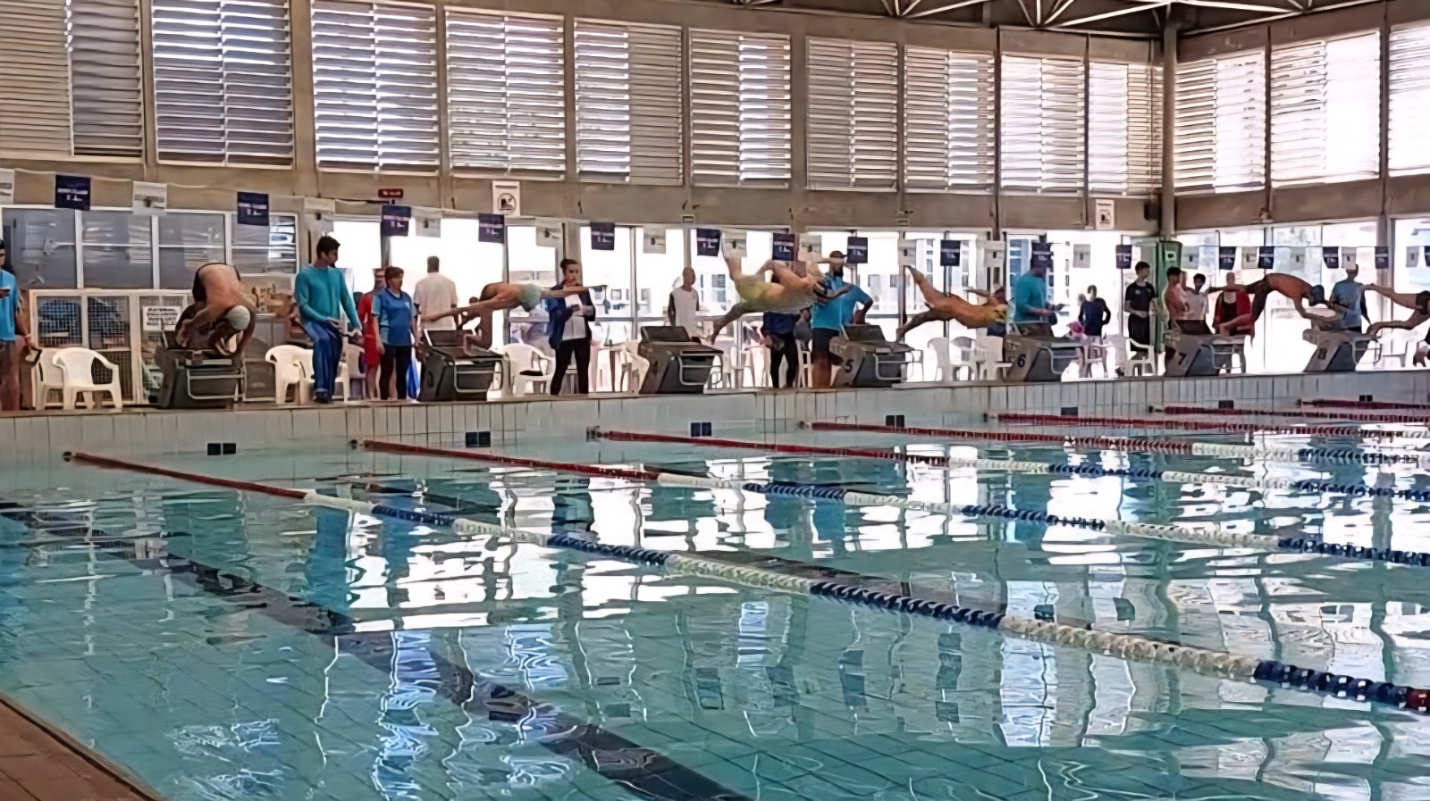 Jogos Escolares 2025: cerca de 300 alunos disputam provas de natação em Limeira