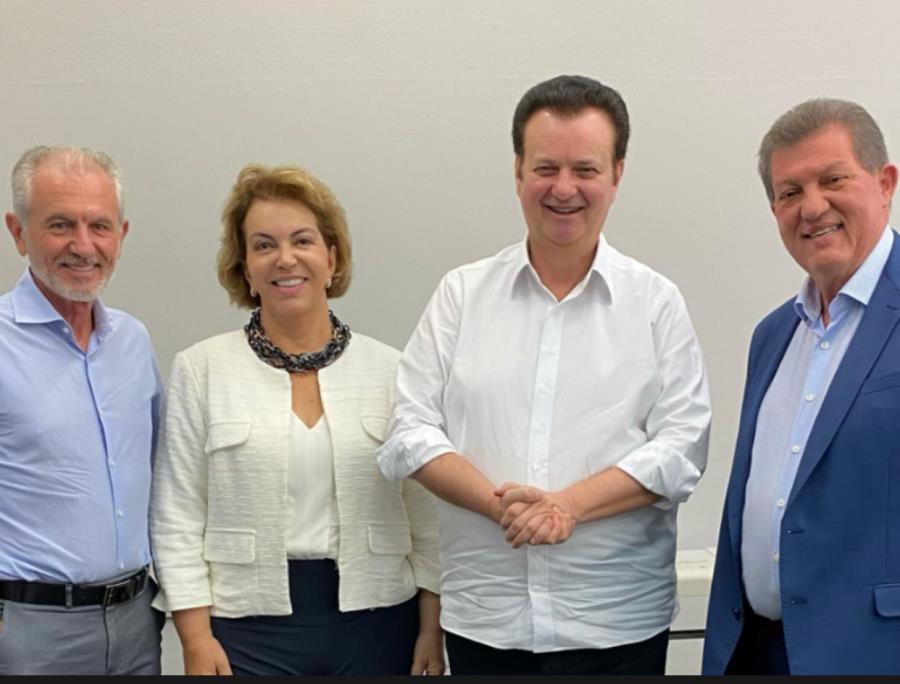 Prefeito e primeira-dama se encontram com Kassab; Estado avalia investimentos