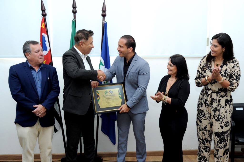 Prefeito homenageia comitiva de multinacional coreana e discute novos investimentos em Limeira