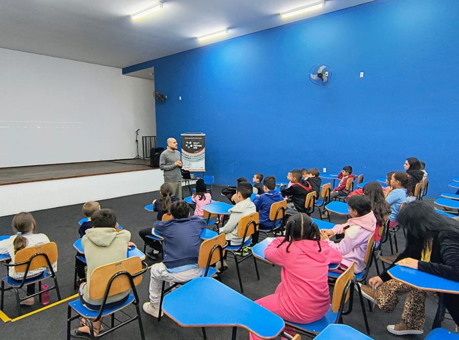 Animação “Minhocas” é exibida gratuitamente para 164 crianças