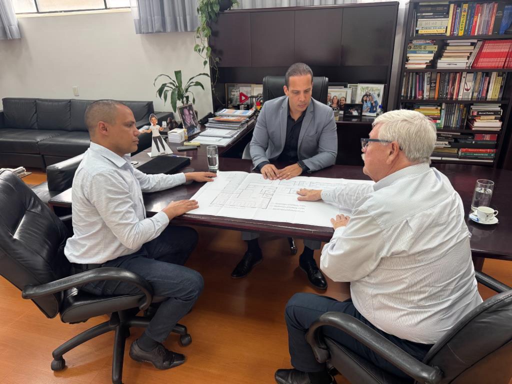 Murilo Félix e Everton Ferreira viabilizam abertura de 9 leitos novos na Santa Casa