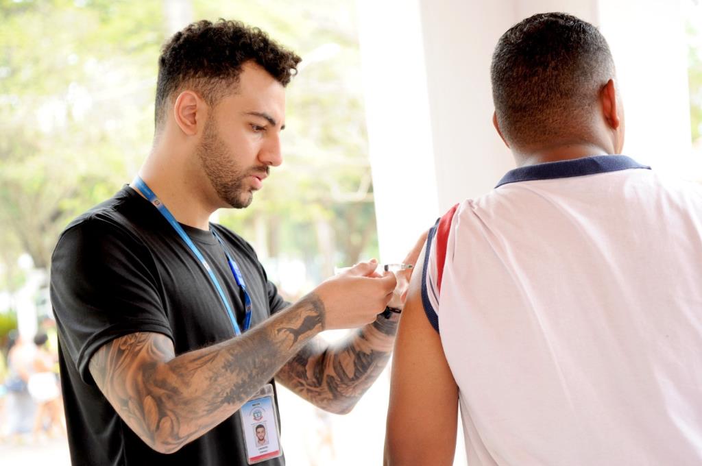 Ação na Festa do Trabalhador abre calendário de Vacinação Itinerante em maio