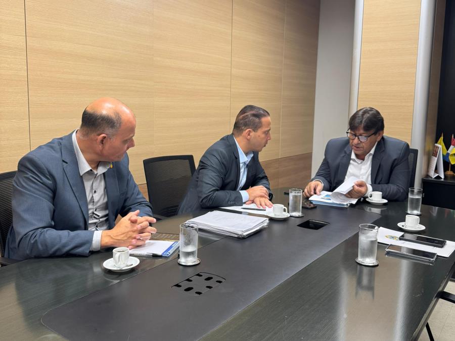 Em Brasília, prefeito solicita 500 moradias para Limeira no novo PAC