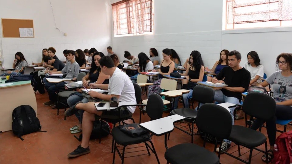 Cursinho pré-vestibular gratuito abre inscrições em Limeira nesta segunda