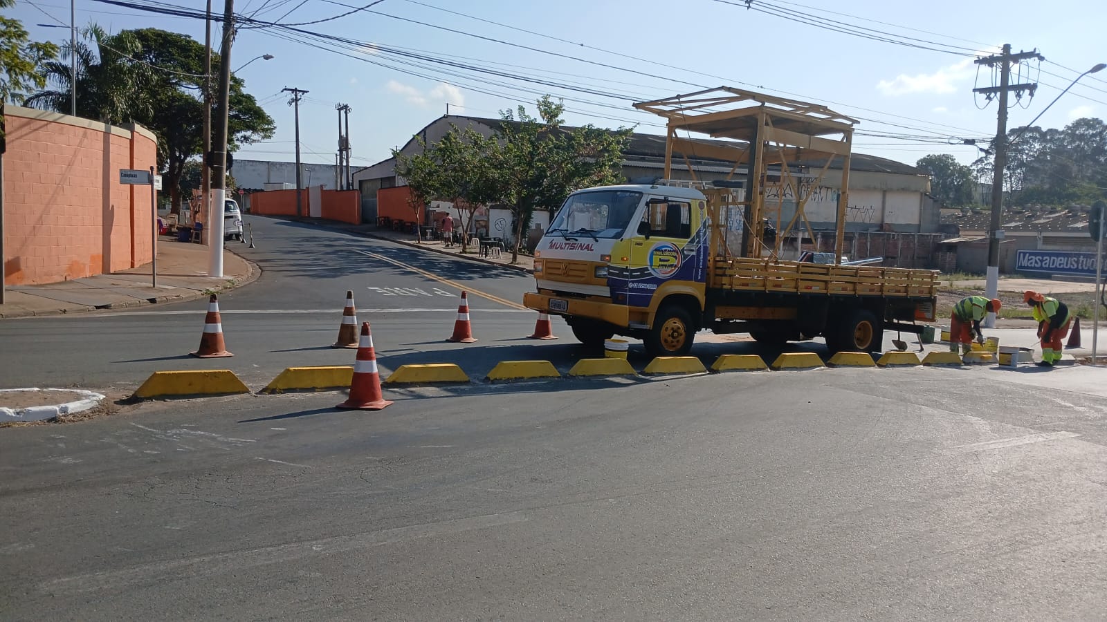 Cruzamentos da Av. Campinas serão fechados para prevenção de acidentes