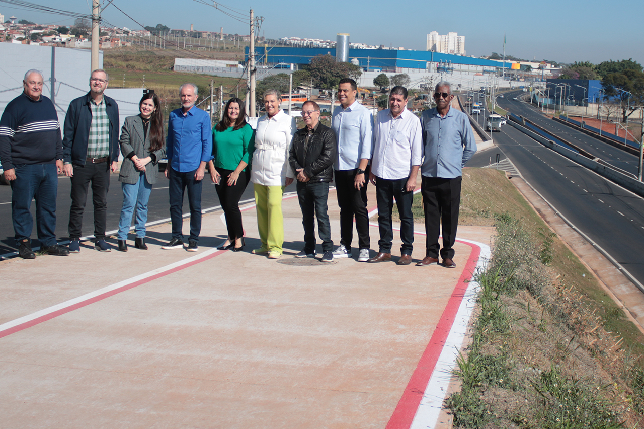 Prefeito, vice-prefeita e vereadores visitam obras em Limeira