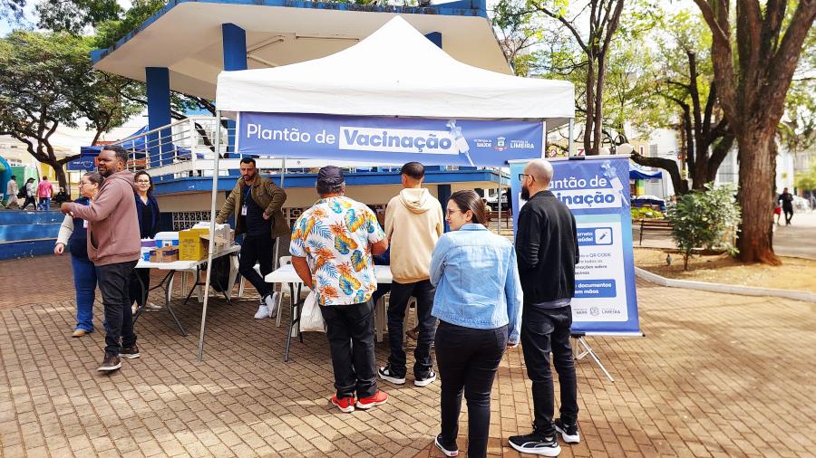 Saúde aplica 600 doses em diferentes pontos da cidade na Semana da Vacinação