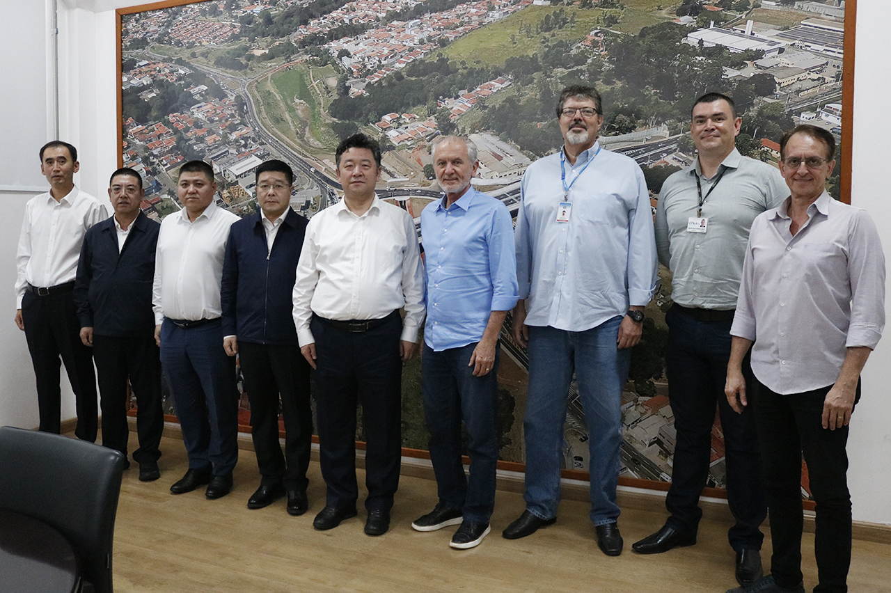 Botion recebe comitiva de cidade chinesa para estreitar relações comerciais