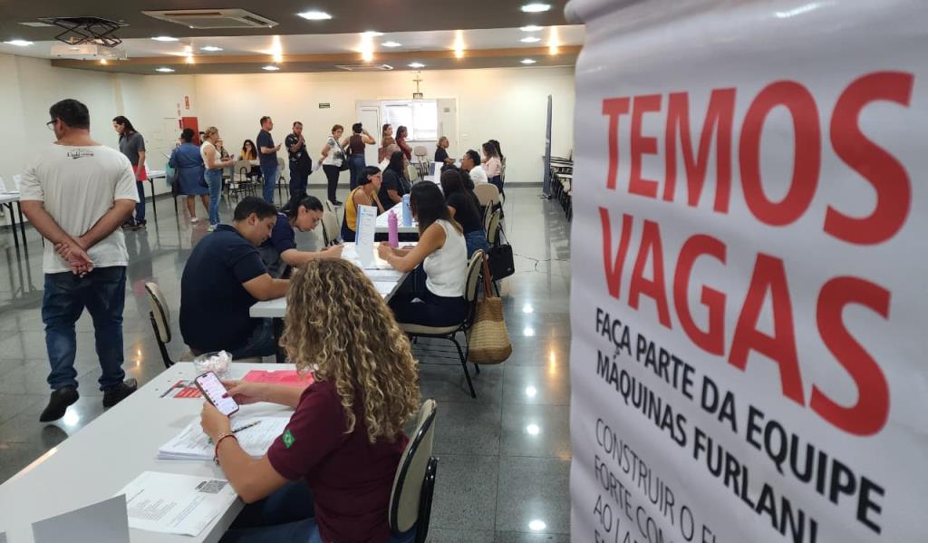 Feirão Emprega Já atrai mais de 300 candidatos em Limeira