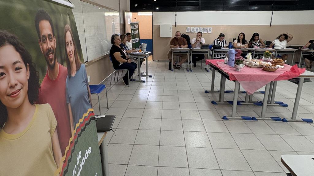 Departamento de Promoção da Igualdade Racial leva formação antirracista para educadores na E.E. “Gabriel Pozzi”
