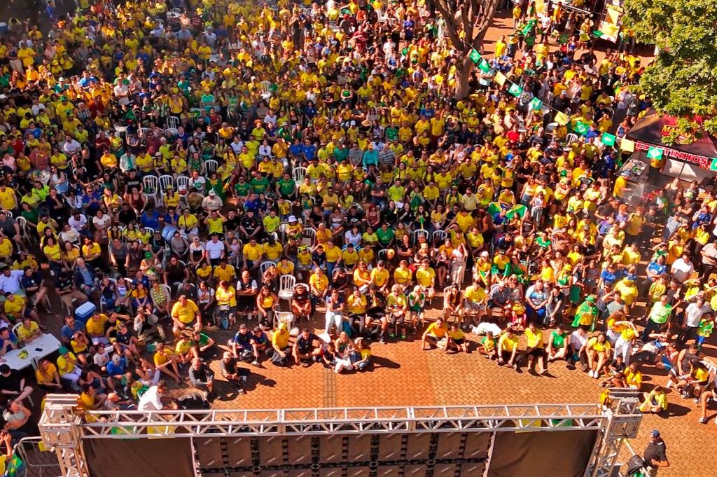 Copa na Praça reúne mais de 3 mil torcedores no Centro de Limeira