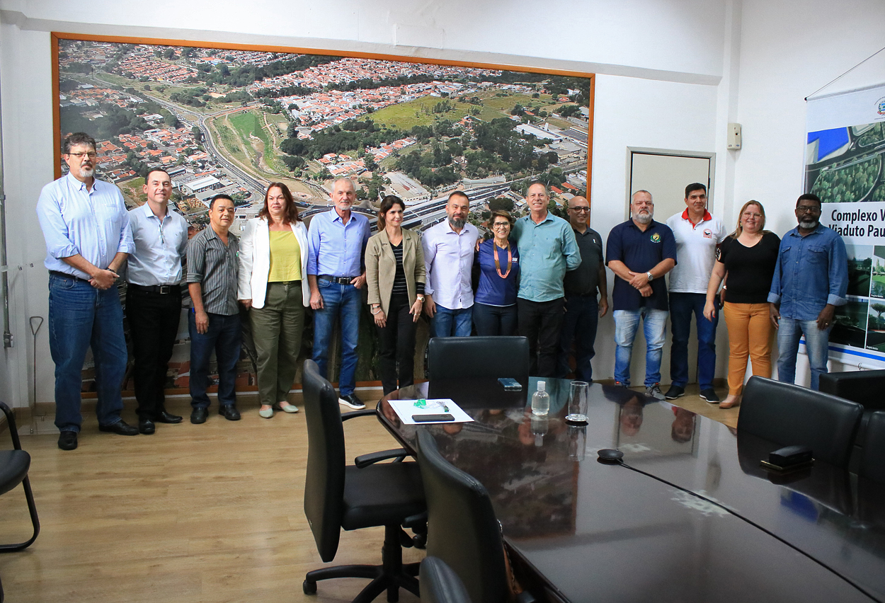 Botion recebe sindicatos e discute retomada de agência do Ministério do Trabalho em Limeira