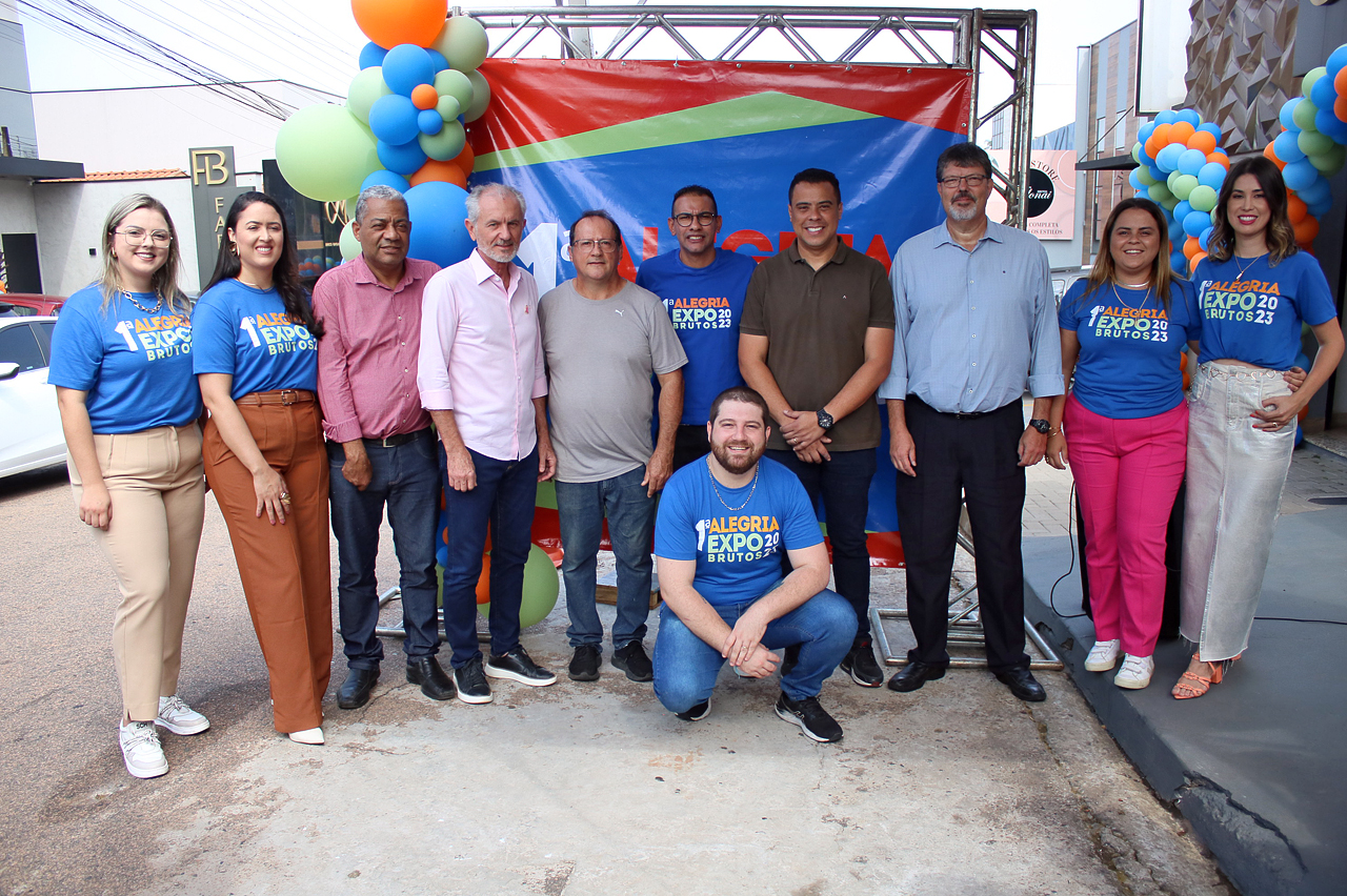 Prefeito participa da abertura da 1ª Alegria Expo Brutos 2023
