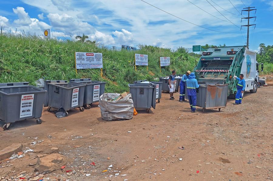 Prefeitura instala caçambas em ponto de descarte de lixo no Bairro dos Pires