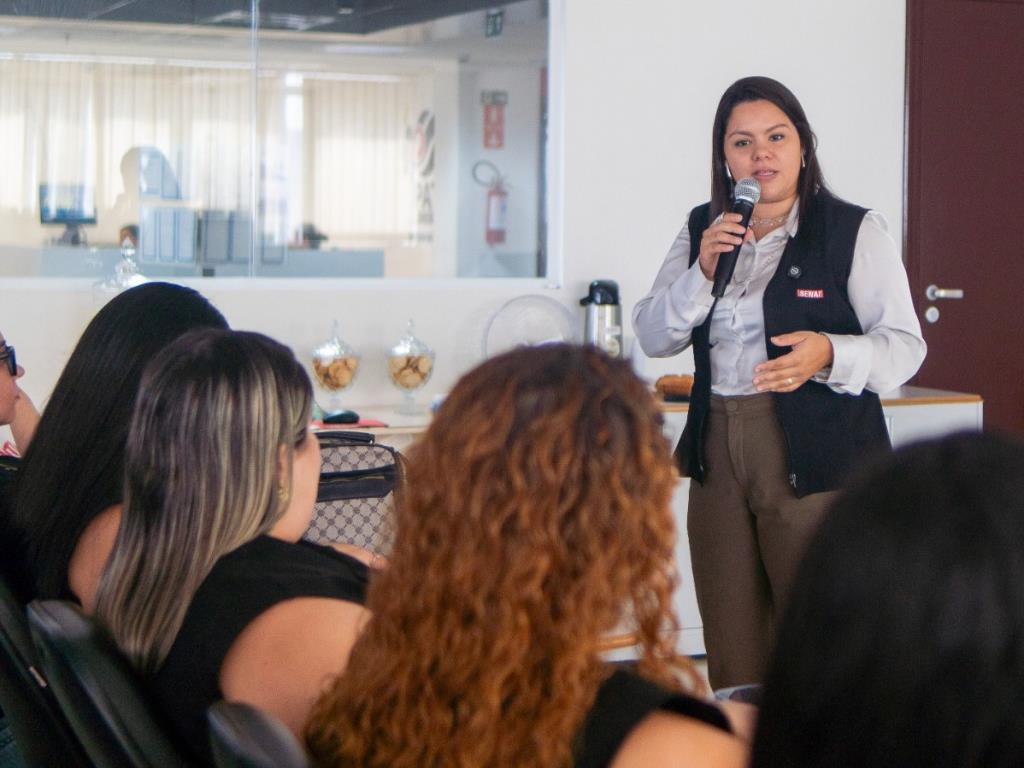 Capacitação sobre comunicação e atendimento reúne profissionais do setor de joias em Limeira