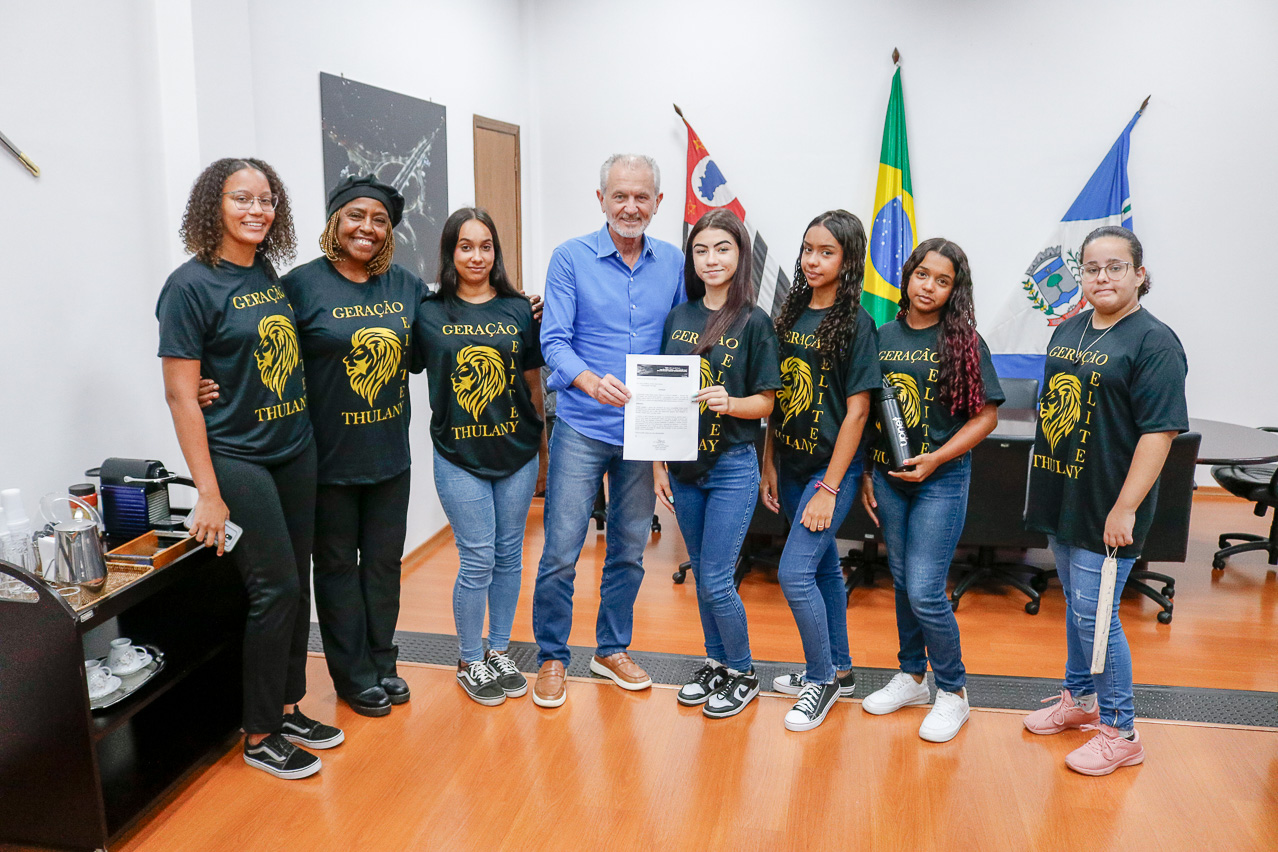 Botion recebe integrantes do grupo Geração Elite Thulany