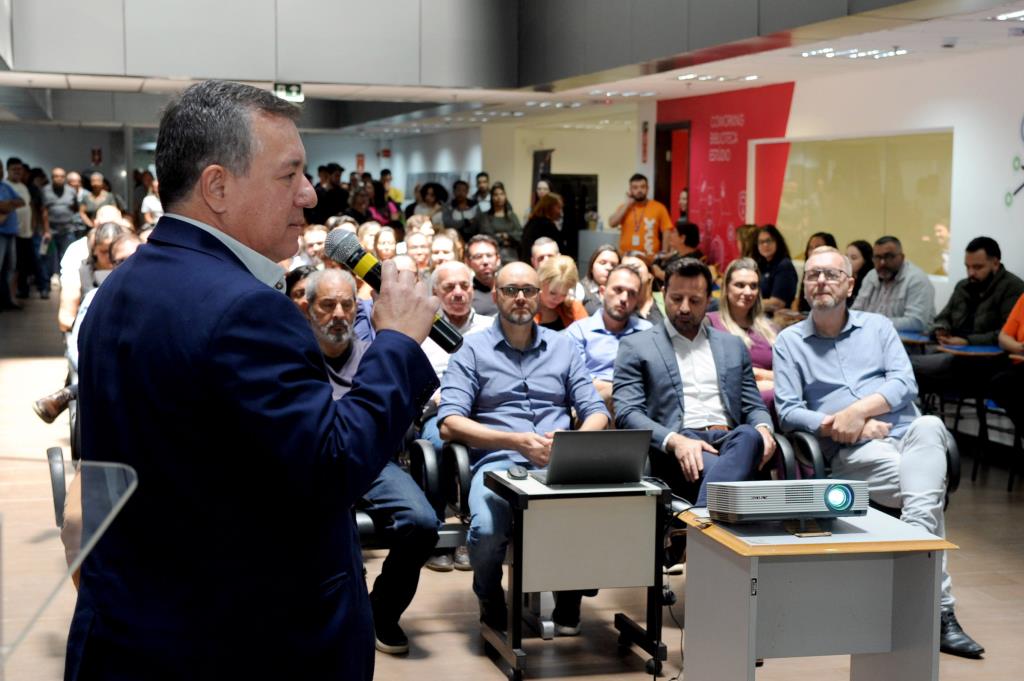 Mutirão de Empregos oferece mil vagas e marca lançamento da plataforma Trampo Limeira