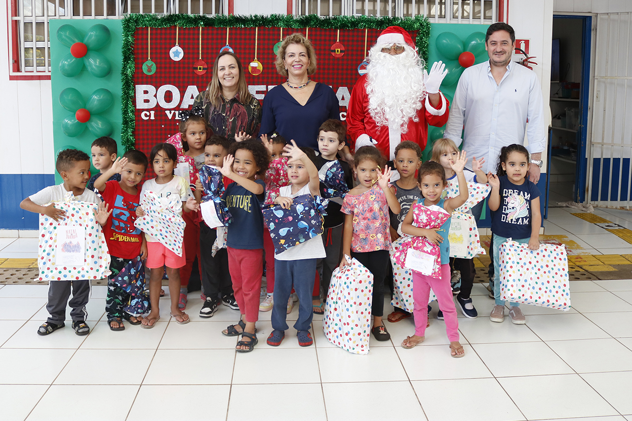 Campanha Natal com Sorriso inicia entrega de brinquedos