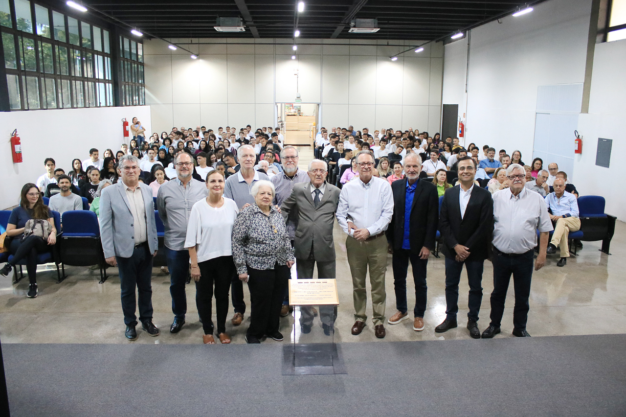 Aniversário do Senai: Botion participa de cerimônia em homenagem à família Varga