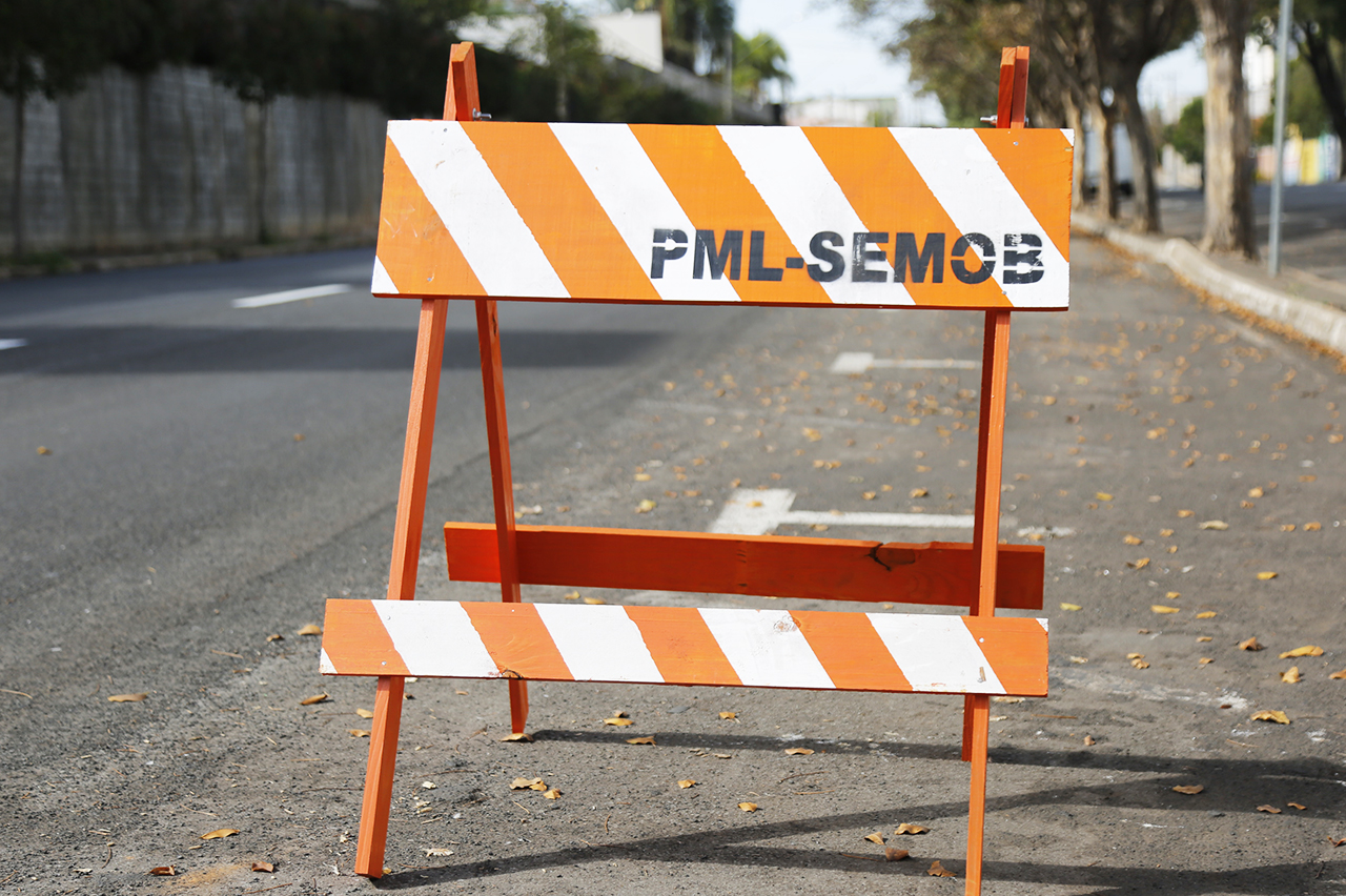 Recuperação de asfalto afeta trânsito em ruas do Granja Machado e Jd. Boa Vista