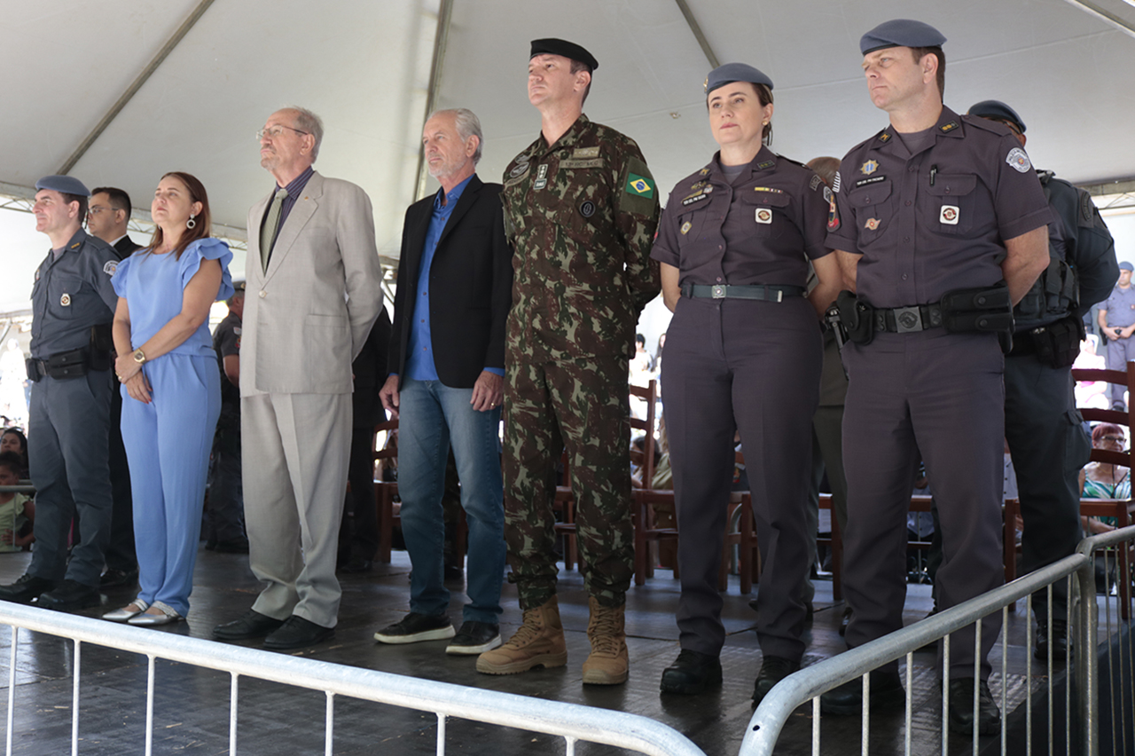 Prefeito Mario Botion prestigia formatura de novos soldados do 36º Batalhão