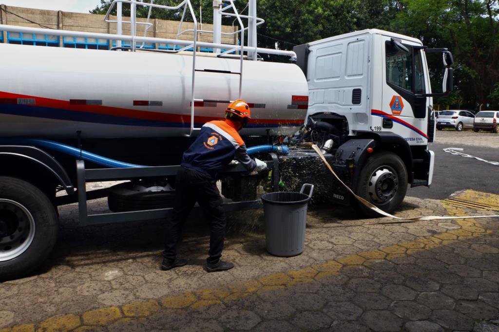 Araraquara recebe caminhão-tanque trucado após quatro décadas e reforça estrutura da Defesa Civil