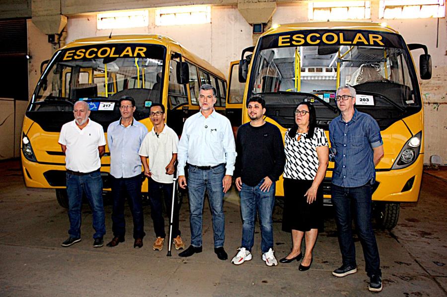Novos ônibus escolares reforçam transporte de alunos da rede pública em Araraquara