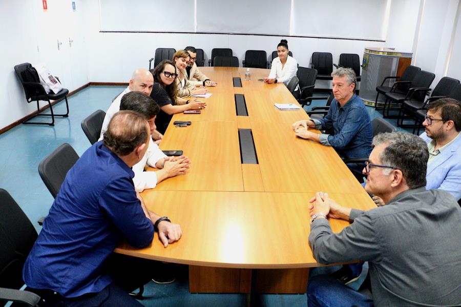 Prefeitura de Araraquara e Petrobras discutem retomada das obras do Centro de Treinamento de Futebol Feminino