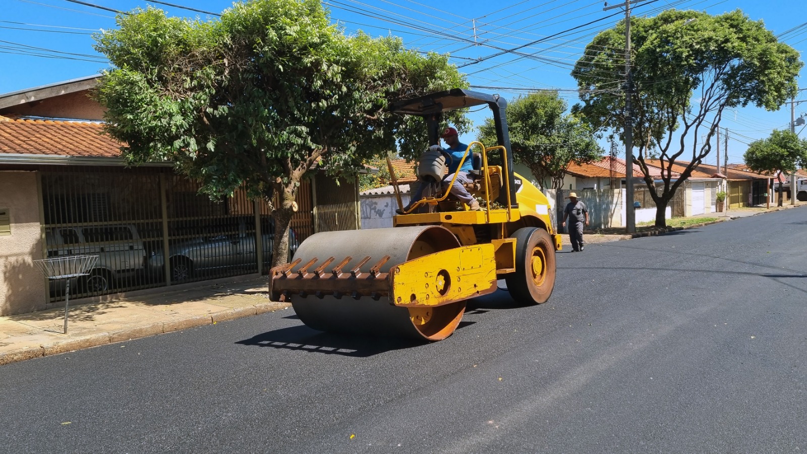 Secretaria de Obras e Serviços dá início a recapeamento em vias de Araraquara