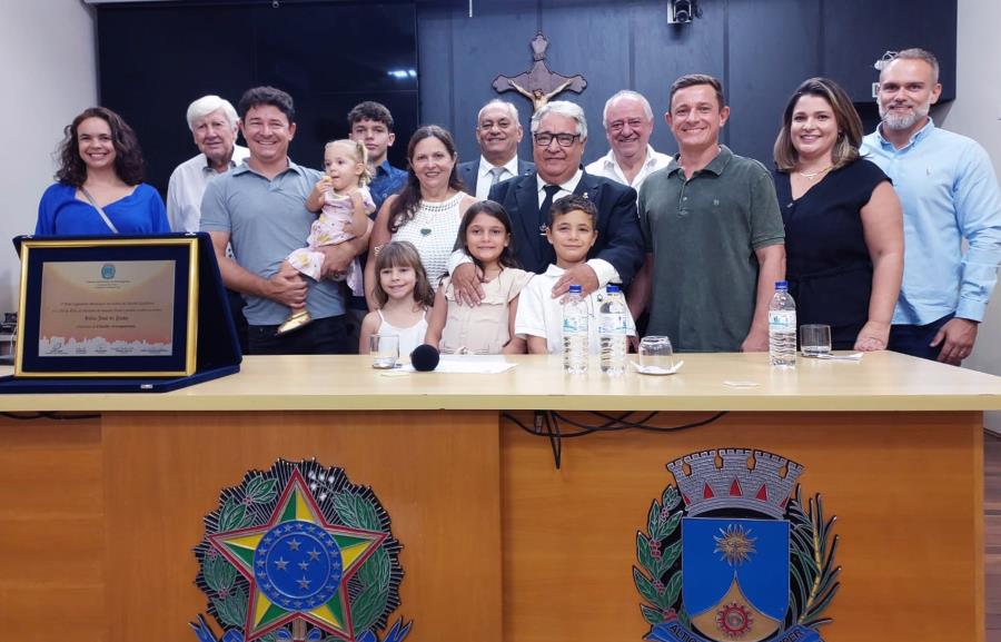 Vice-prefeito participa de homenagem ao Hélio José de Paiva