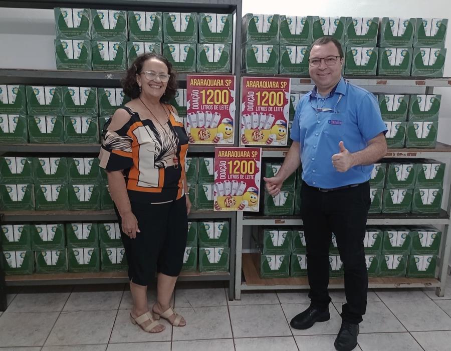 Supermercado Gricki entrega 1.200 litros de leite ao Fundo Social