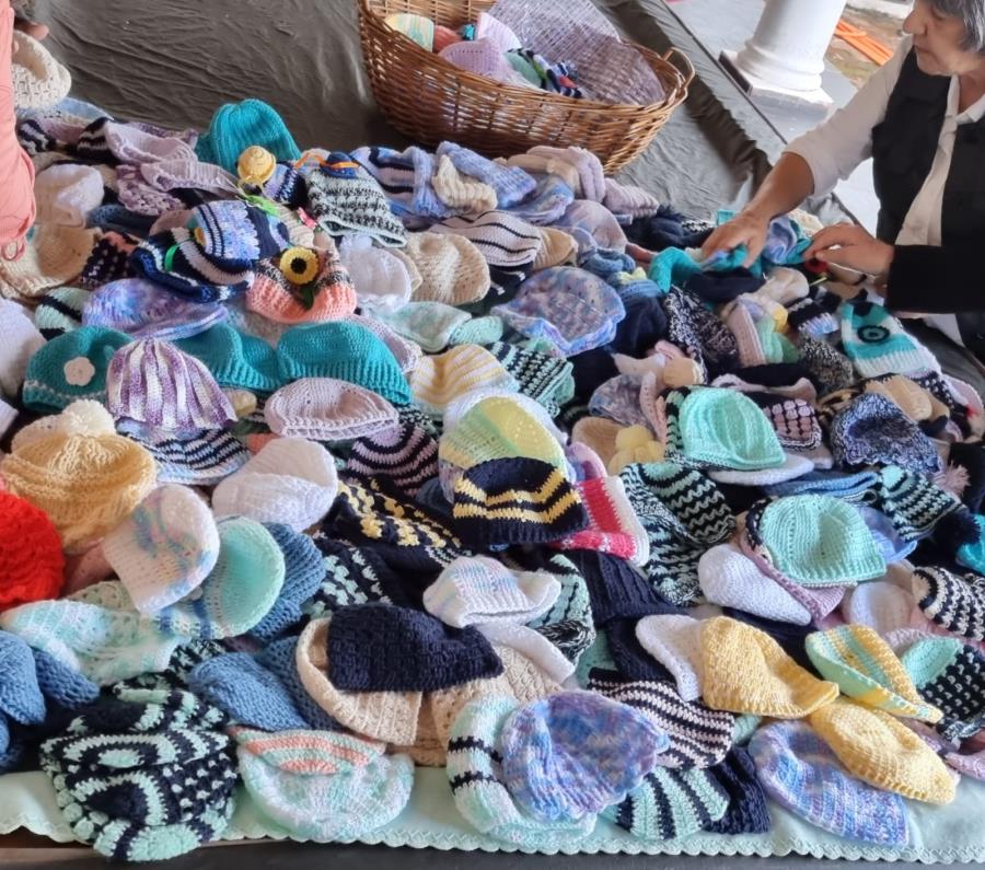 Projeto "Crochê Solidário" ultrapassa a marca de 20 mil gorrinhos doados a recém-nascidos em Araraquara