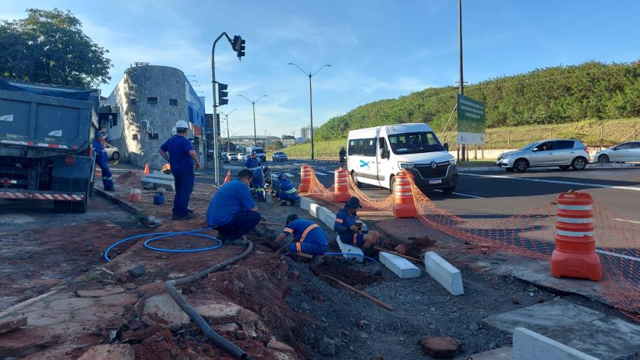 Obra na Via Expressa cria terceira faixa no encontro com a Av. Prudente de Morais