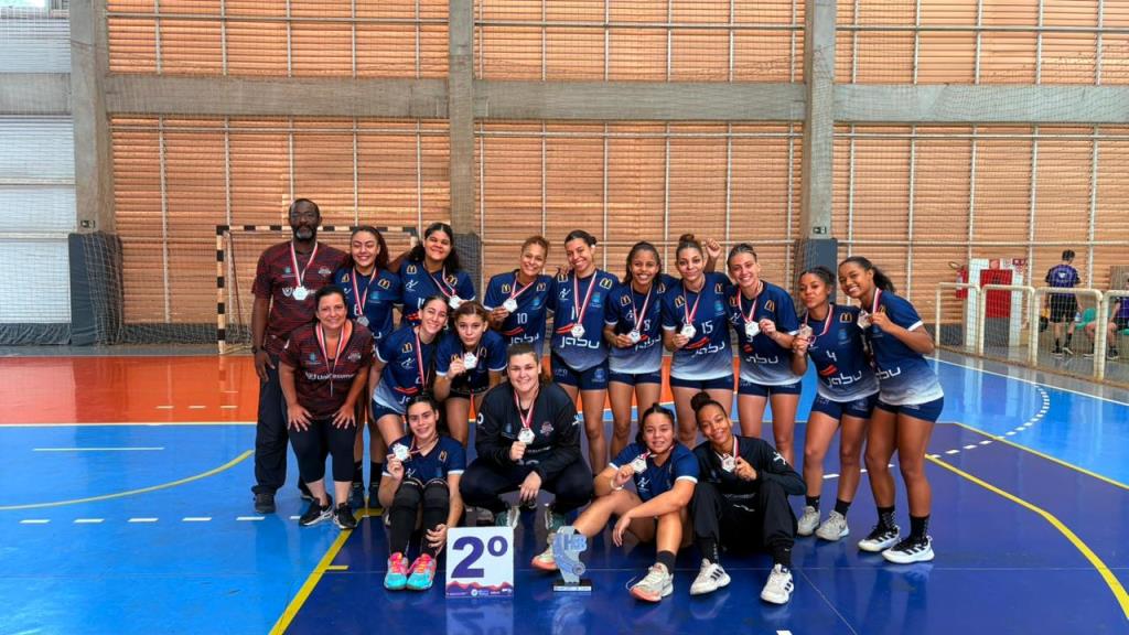 Handebol feminino conquista 2º lugar nos Jogos Abertos