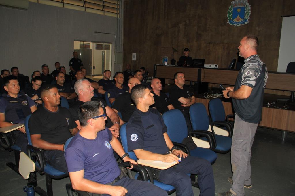 Guarda Municipal de Araraquara recebe capacitação sobre técnicas de patrulhamento urbano