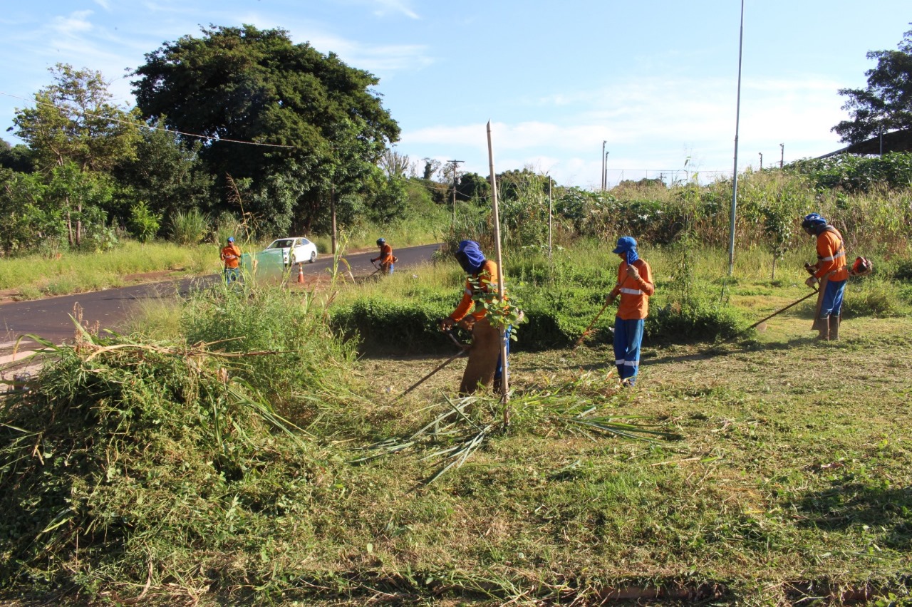 Serviços de zeladoria e limpeza alcançam mais regiões da cidade