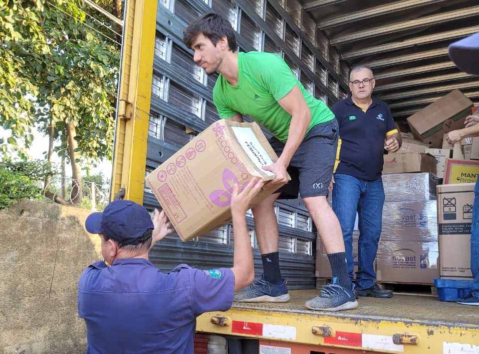 Com 15 caminhões de doações enviados para o Sul, Fundo Social foca agora na Campanha do Agasalho