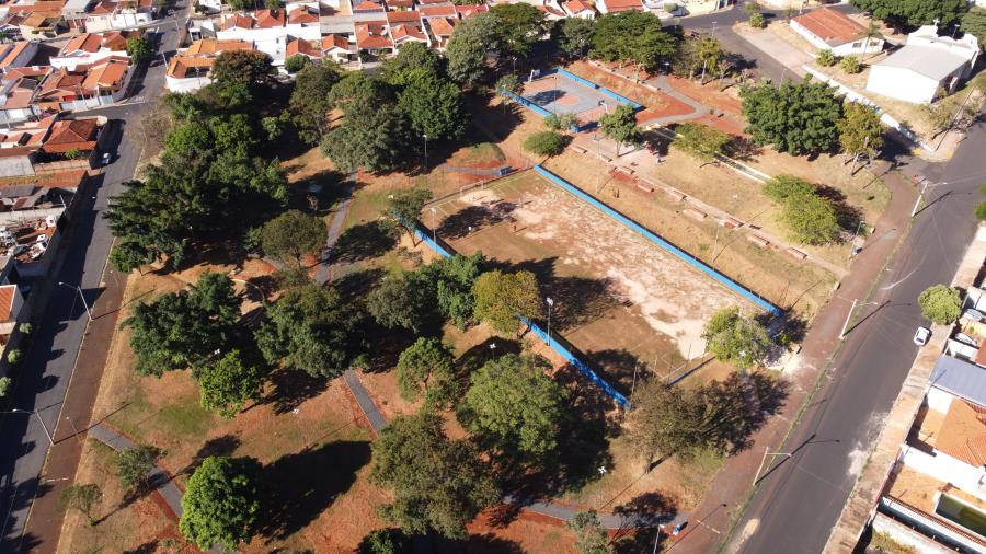 Prefeitura remodela área de lazer no Jardim Tangará
